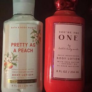 Bath & Body Works Pretty as a Peach Body Lotion - White